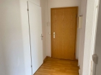 Helles, neues Zuhause mit sonnigem Balkon - Flur