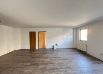 Charme trifft Funktion: Stilvolle Wohnung mit Balkon, 38820 Halberstadt, Wohnung