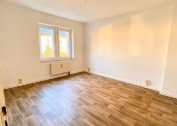 *Ihre großzügige 3- Zimmerwohnung im Grünen wartet auf Sie *, 03149 Groß Schacksdorf-Simmersdorf, Wohnung