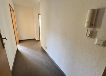 Hier wird für Sie renoviert – Gut geschnittene 2 Raum-Wohnung in Bahnhofsnähe, 09111 Chemnitz, Wohnung