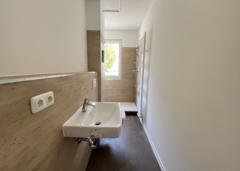 Wohnung in Ebersdorf – Einbauküche & Parkplatz auf Wunsch möglich, 09131 Chemnitz, Wohnung