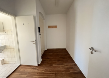 Ruhige Wohnlage trifft zentrale Lage – Wohnung mit Einbauküche, 09661 Hainichen, Wohnung