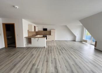Wohnen auf zwei Ebenen – Maisonette mit EBK und zwei Bädern, 38820 Halberstadt, Wohnung