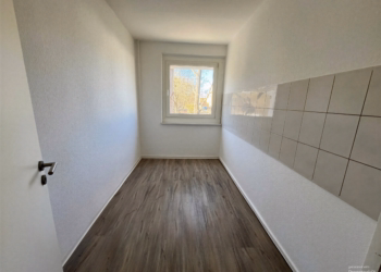 Über wenige Stufen in Ihr neues Zuhause im Erdgeschoss!, 04668 Grimma, Erdgeschosswohnung