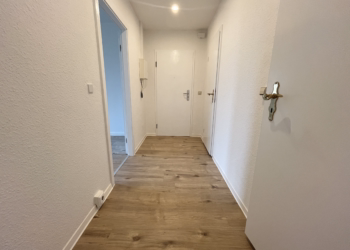 Frisch saniert in bester Lage – Stilvolle Wohnung mit Balkon, 09131 Chemnitz, Wohnung