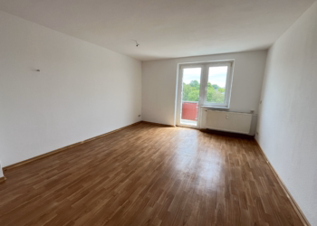 Wohntraum mit Balkon in Top-Lage – 2 Monate MIETFREI für Ihre Kreativität!!, 09661 Hainichen, Wohnung