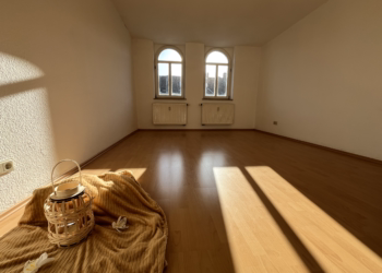 Helle Dachgeschosswohnung mit Einbauküche, 09113 Chemnitz, Dachgeschosswohnung