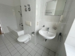 Zentrales und ruhiges Zuhause mit Einbauküche - Badezimmer