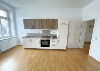Zentrales und ruhiges Zuhause mit Einbauküche, 09111 Chemnitz, Etagenwohnung