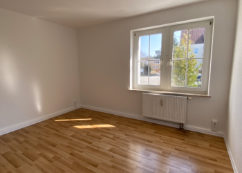 + Über wenige Stufen in Ihr neues Zuhause +, 03149 Groß Schacksdorf, Wohnung