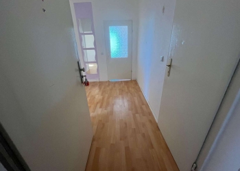 +++Mit Pinsel und Farbe zum Wohnglück – 2 Monate kaltmietfrei+++, 08258 Markneukirchen, Etagenwohnung