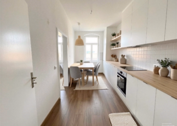Wohnen mit Weitblick – stilvolle Altbauwohnung mit Einbauküche, 09111 Chemnitz, Wohnung