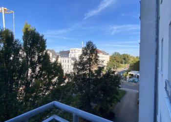 Großzügige 2 Raum-Wohnung mit Balkon wird frisch renoviert, 09111 Chemnitz, Wohnung