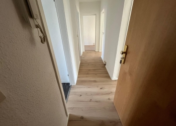 +++Helle 3-Zimmer-Wohnung mit Badewanne im Erdgeschoss+++, 09661 Hainichen, Wohnung
