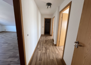 Wohnen über den Dächern – helle Dachgeschoss-Wohnung mit Einbauküche, 38820 Halberstadt, Wohnung