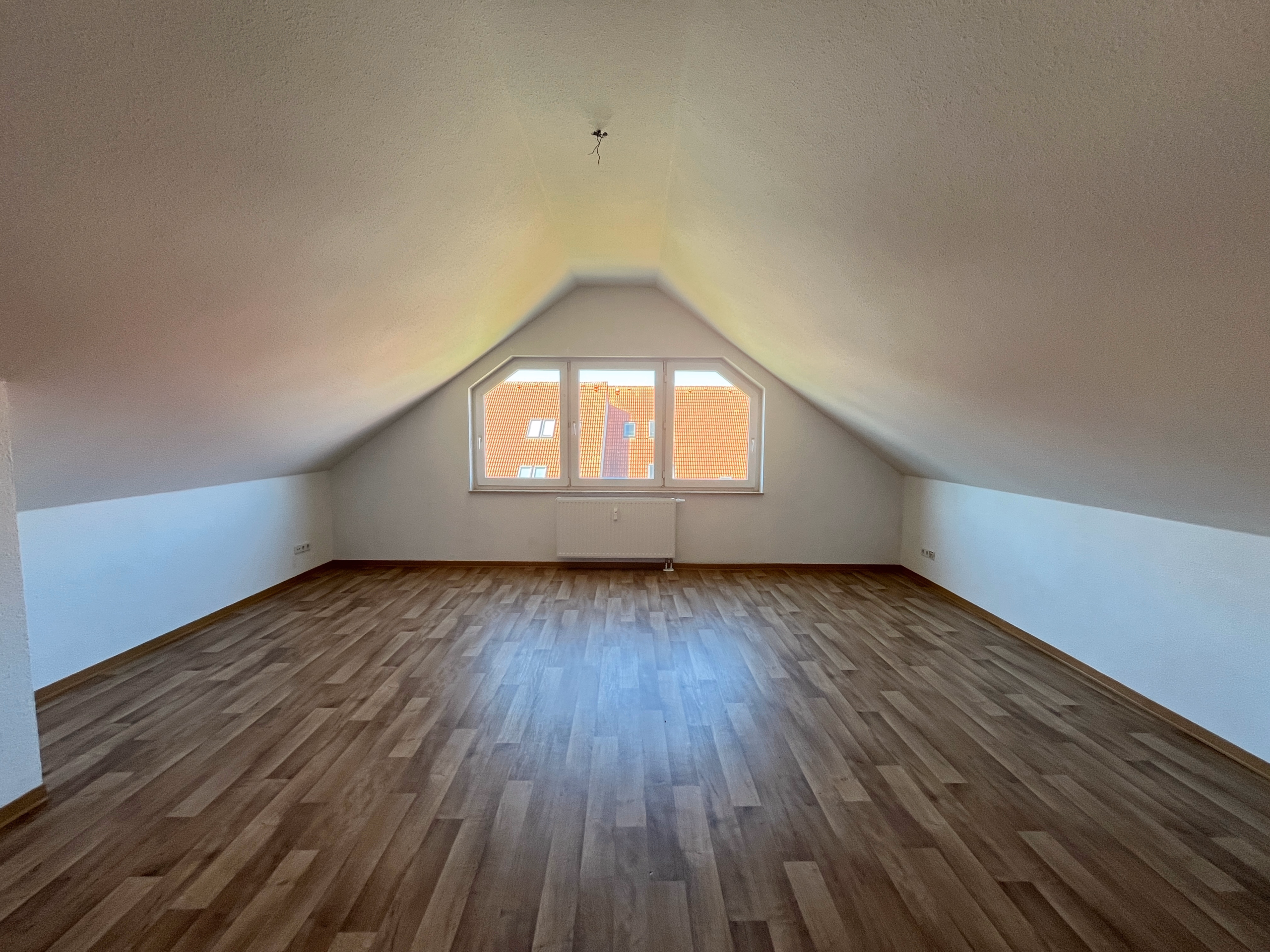 Dachgeschoss-Traum mit Einbauküche 8