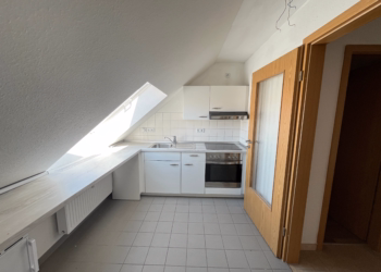 Dachgeschoss-Traum mit Einbauküche, 38820 Halberstadt, Wohnung