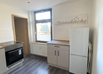 Über wenige Stufen in Ihr neues Zuhause, 08058 Zwickau, Wohnung