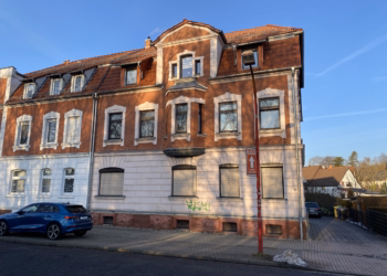 Über wenige Stufen in Ihr neues Zuhause, 08058 Zwickau, Wohnung