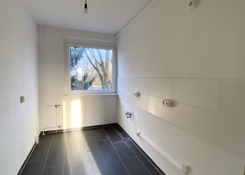 Charmante 3 Raum Wohnung wartet auf neue Mieter, 04600 Altenburg, Wohnung