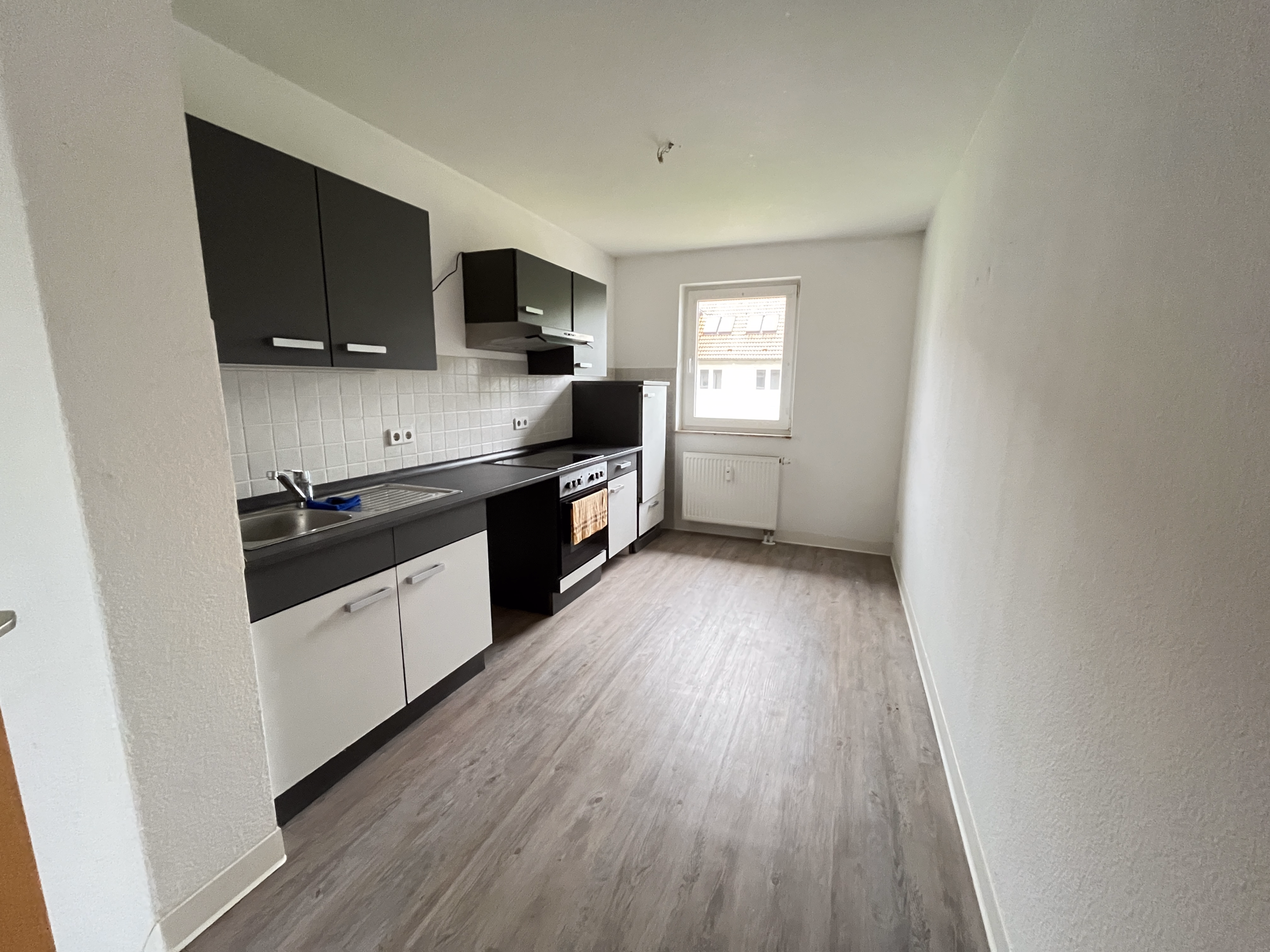 Viel Platz zum Wohlfühlen – Wohnung mit Balkon und EBK 12