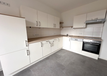 Großzügiges Wohnen neu definiert – Frisch sanierte Traumwohnung mit Balkon & zwei Tageslichtbädern, 09131 Chemnitz, Wohnung