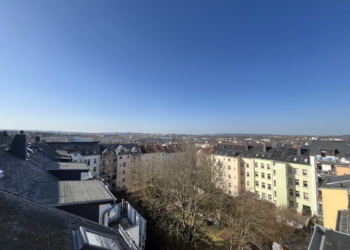 Wohnen über den Dächern von Chemnitz – helle Maisonettewohnung mit Dachterrasse, 09111 Chemnitz, Wohnung