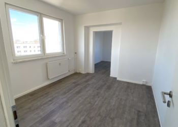 4 Raum Wohnung mit Balkon – ab sofort verfügbar, 06132 Halle, Wohnung